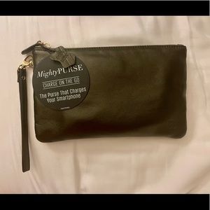 For iPhones 5-6plus (see photos) Charger Purse (HButler Mighty Purse)